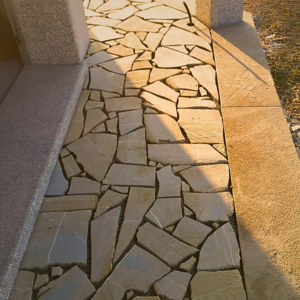 PAVIMENTO INCERTO IN ARENARIA sarda trachiti